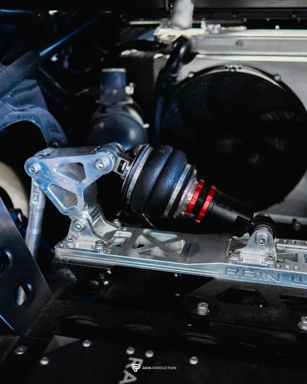 Driveline and mounting detail