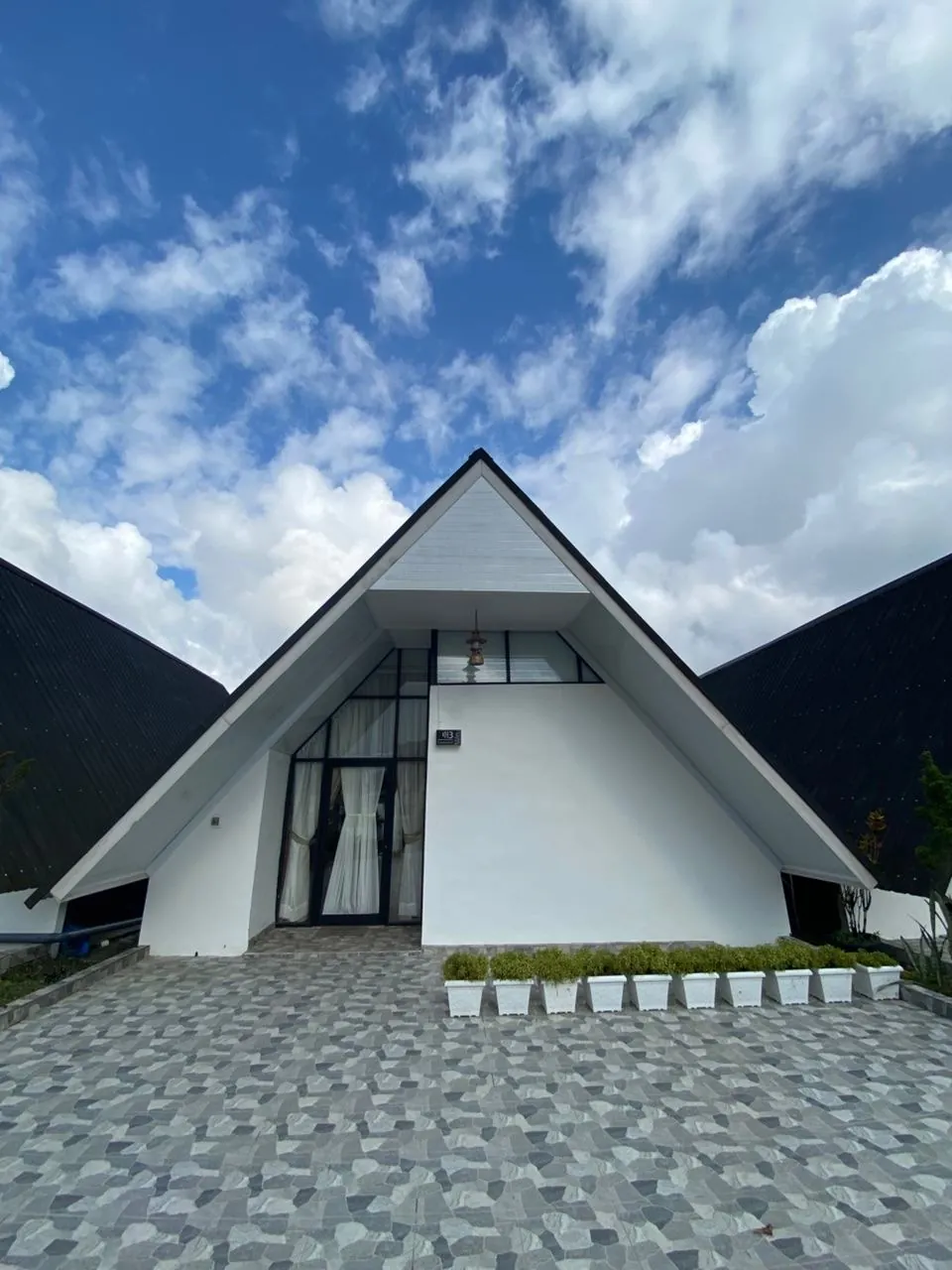 Superior Balcone, Cambai Hill
